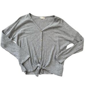 Altar'd State Shirt, size Medium, Gray Thermal